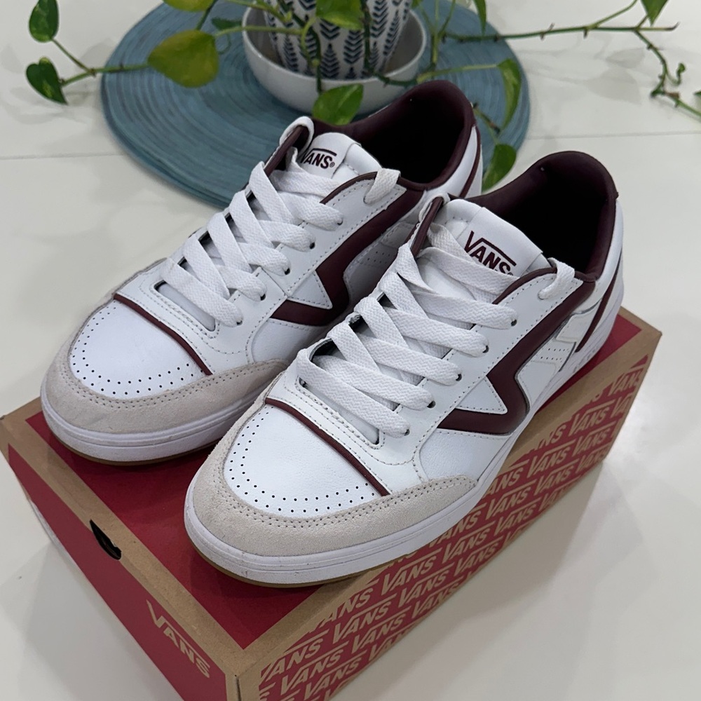 Vans Men's White and Maroon Sneakers